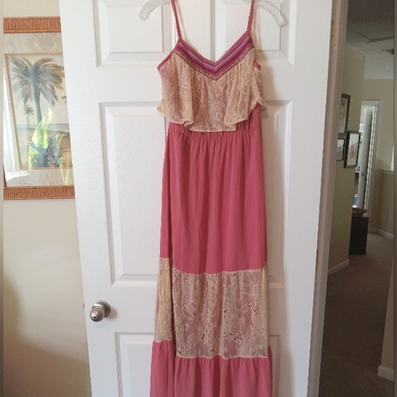 Flying Tomato lace detailed peach orange spaghetti straps maxi dress. Medium - Picture 4 of 9